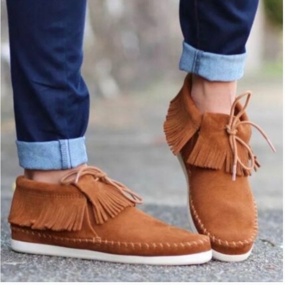 minnetonka classic fringe western bootie